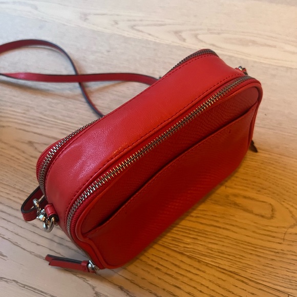 Banana Republic Harper Double-Zip Camera Crossbody - Picture 2 of 8